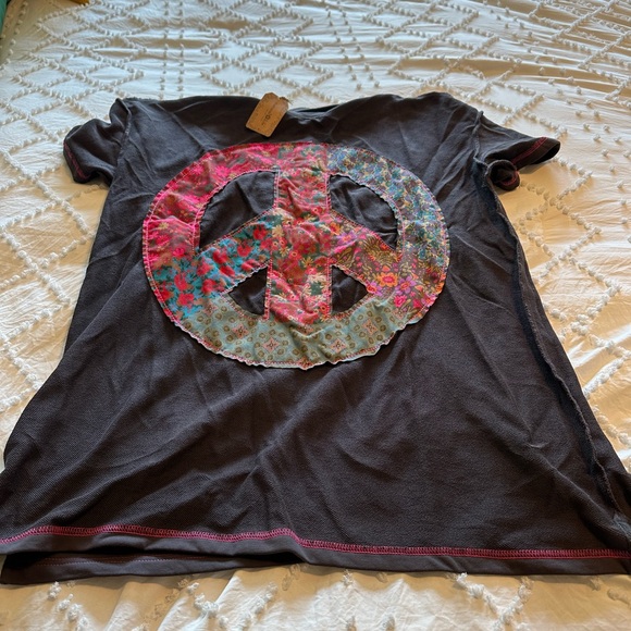 NATURAL LIFE Tops - NATURAL LIFE Black and Pink Peace Sign Tee